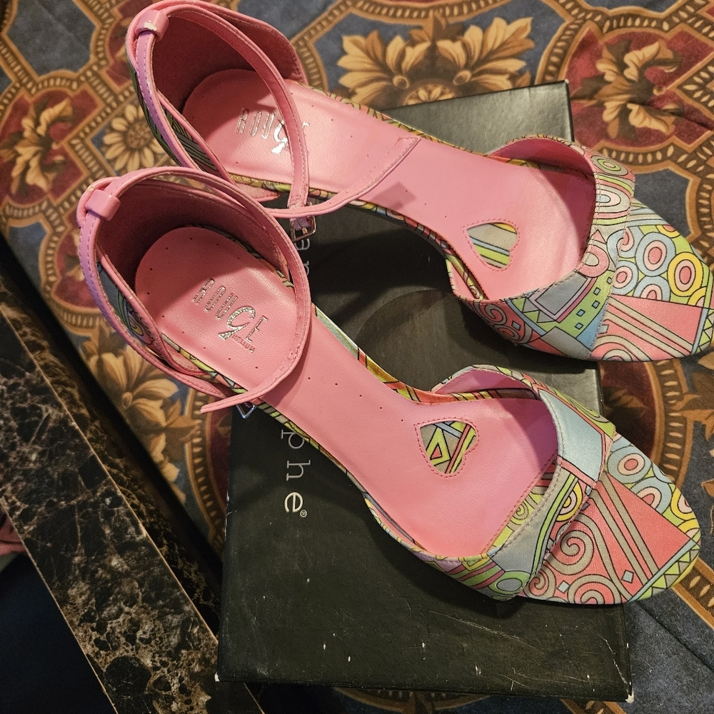 Ladies shoes